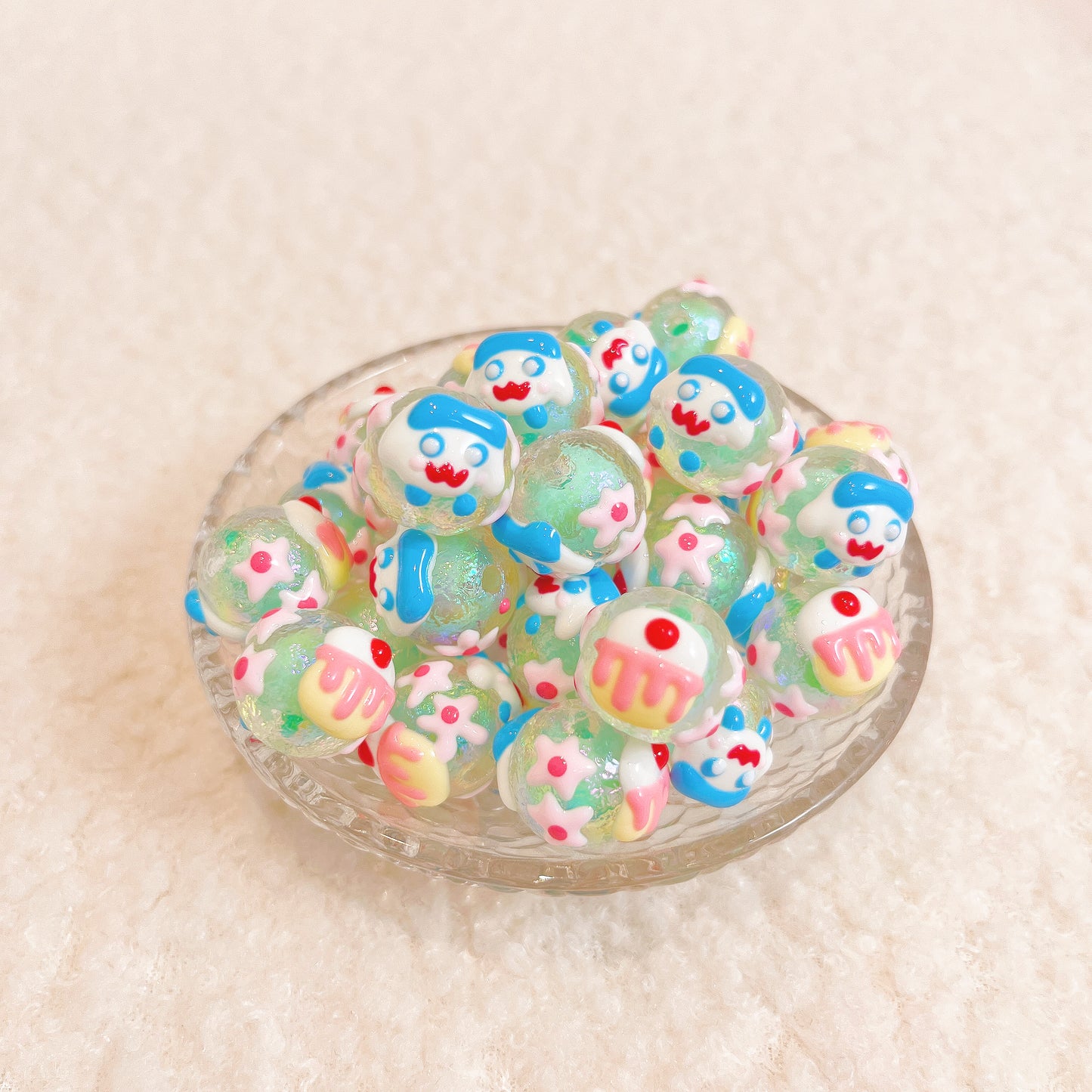 DIY ハンドメイド パーツ ビーズ(通し穴付)全20色 丸小 ビーズ手芸 パーツ 材料 素材 デコレーション ハンドメイドパーツ プラ プラスチック クリア 通し穴 アクセサリー