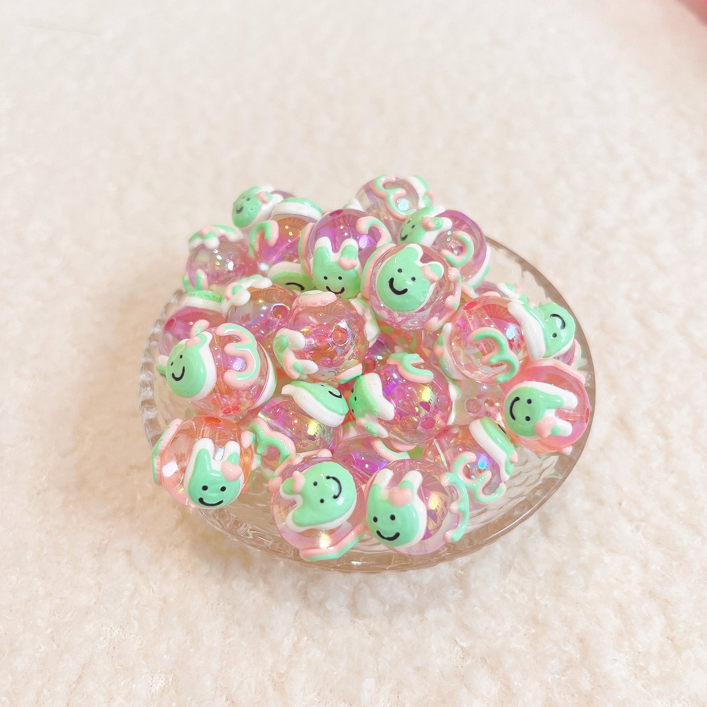 DIY ハンドメイド パーツ ビーズ(通し穴付)全20色 丸小 ビーズ手芸 パーツ 材料 素材 デコレーション ハンドメイドパーツ プラ プラスチック クリア 通し穴 アクセサリー