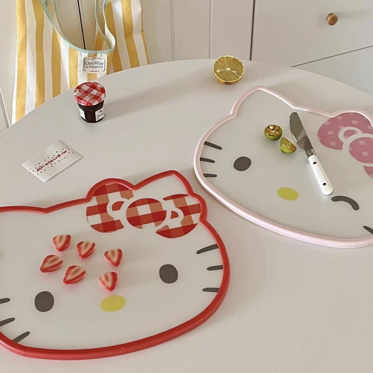 CB-01 まな板　可愛い　キティー　クク　リオ系　家庭用　食品級